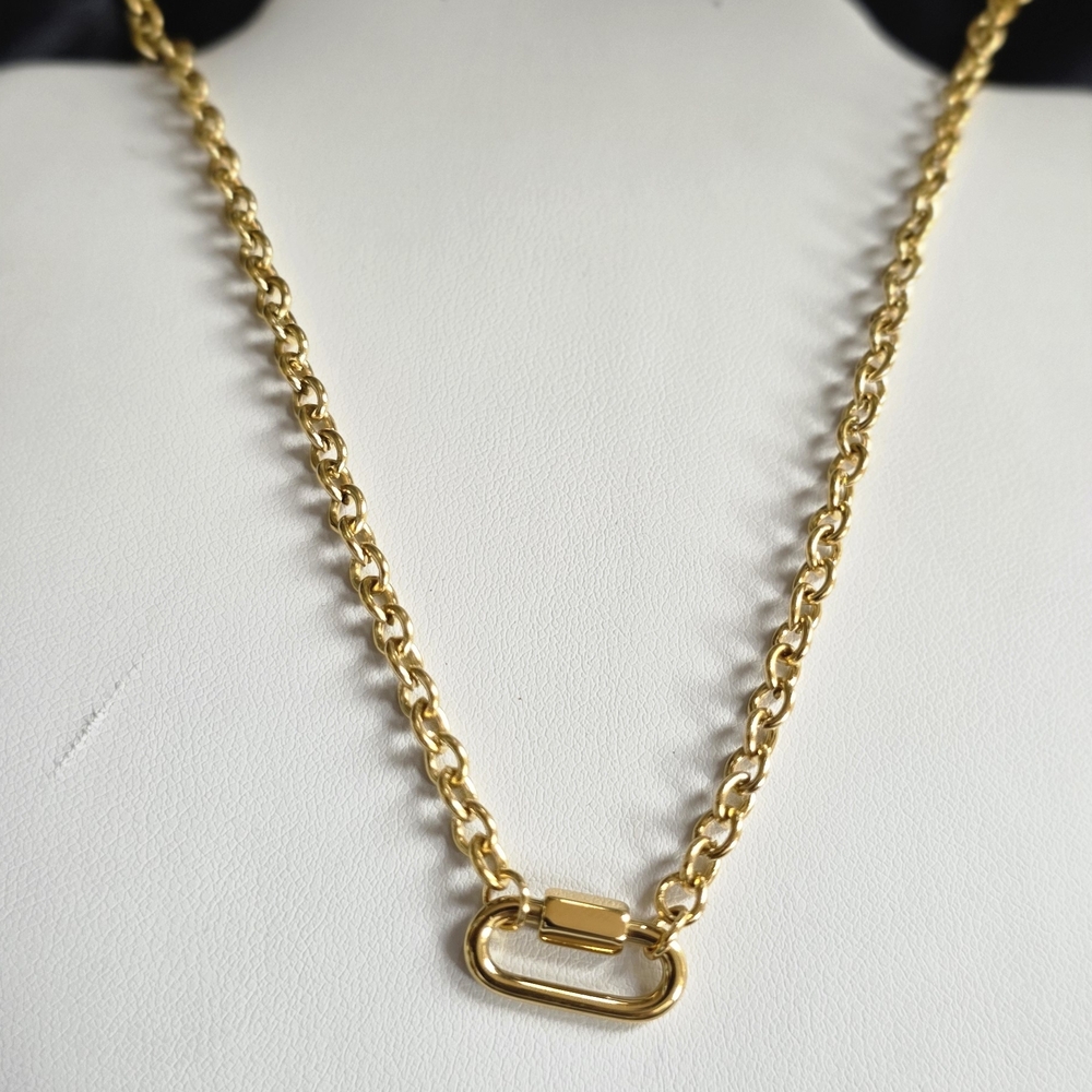 Elegant Gold Chain Necklace